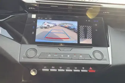 Photo 27 Peugeot 308  SW BlueHDi 130ch S&S EAT8