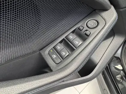 Photo 21 BMW Serie 1 118i 136 ch DKG7