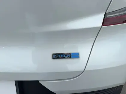 Photo 16 Renault Captur  E-Tech 145 - 21