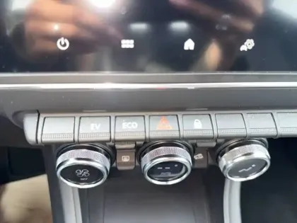 Photo 38 Renault Captur  E-Tech 145 - 21