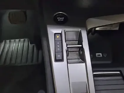 Photo 13 Peugeot 308  Hybrid 145 e-DCS6