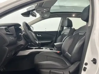 Photo 17 Renault Kadjar  TCe 140