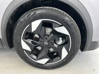 Photo 29 Renault Captur  E-Tech full hybrid 145 ch