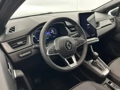 Photo 18 Renault Captur  E-Tech full hybrid 145 ch