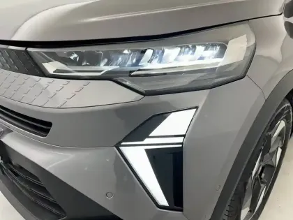 Photo 34 Renault Captur  E-Tech full hybrid 145 ch