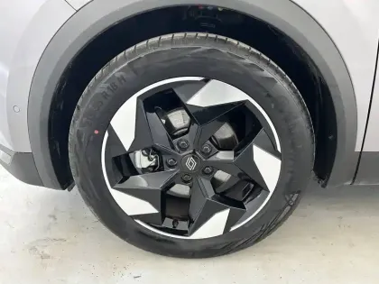 Photo 27 Renault Captur  E-Tech full hybrid 145 ch