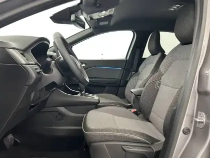 Photo 17 Renault Captur  E-Tech full hybrid 145 ch