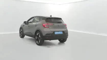 Photo 11 Renault Captur  E-Tech full hybrid 145 ch