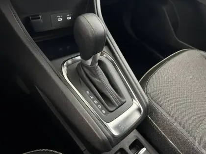 Photo 21 Renault Captur  E-Tech full hybrid 145 ch