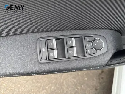 Photo 17 Renault Captur  E-Tech 145 - 21B