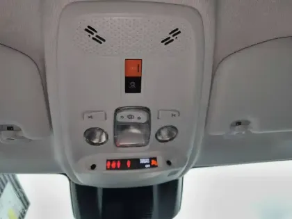 Photo 14 Peugeot 208  Hybrid 110 ch e-DCS6