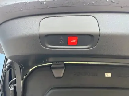 Photo 9 Peugeot 408  Hybrid 145 e-DCS6