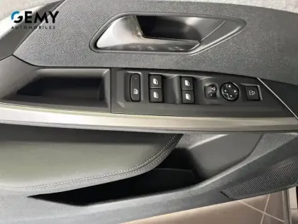 Photo 11 Peugeot 3008  Electrique 210 ch 73 kWh