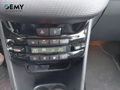 Photo 11 Peugeot 2008 Gén. I Ph2 Allure 5