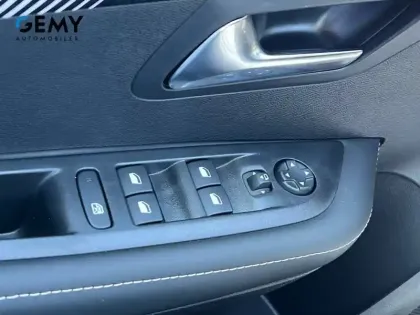 Photo 22 Peugeot 208  Electrique 54 kWh 156ch