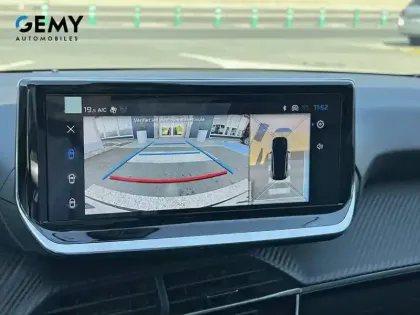 Photo 19 Peugeot 208  Electrique 54 kWh 156ch