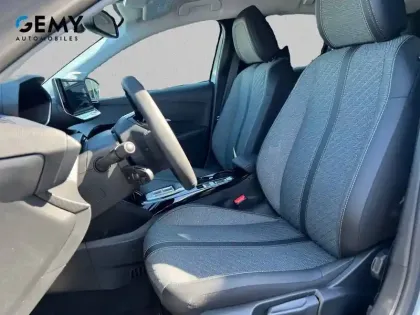 Photo 8 Peugeot 208  Electrique 54 kWh 156ch