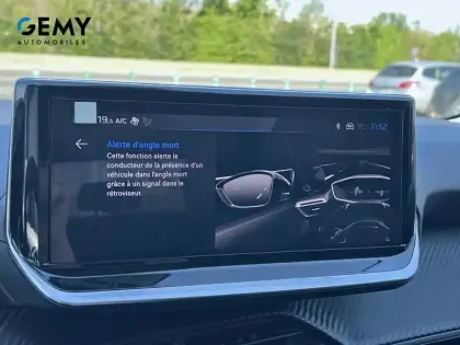 Photo 21 Peugeot 208  Electrique 54 kWh 156ch