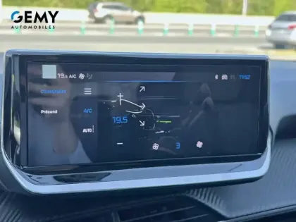 Photo 20 Peugeot 208  Electrique 54 kWh 156ch