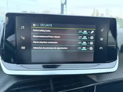 Photo 65 Peugeot 208  Electrique 50 kWh 136ch