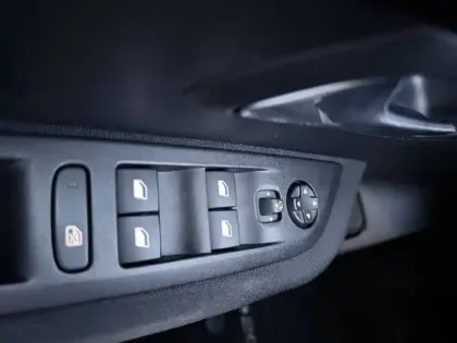 Photo 69 Peugeot 208  Electrique 50 kWh 136ch