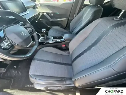 Photo 10 Peugeot 2008  PureTech 130 S&S BVM6