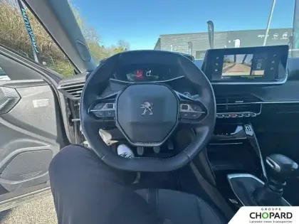 Photo 15 Peugeot 2008  PureTech 130 S&S BVM6