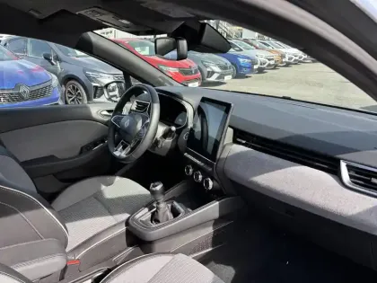 Photo 16 Renault Captur  E-Tech hybride 145