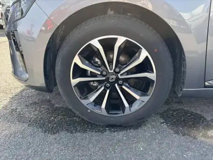 Photo 10 Renault Captur  E-Tech hybride 145