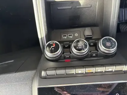 Photo 40 Renault Captur  E-Tech hybride 145