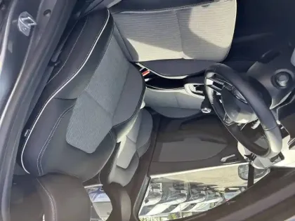 Photo 23 Renault Captur  E-Tech hybride 145