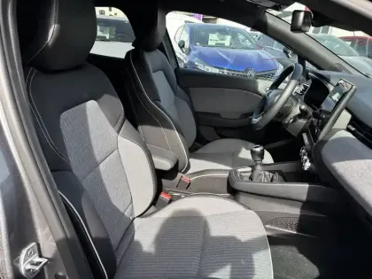 Photo 15 Renault Captur  E-Tech hybride 145