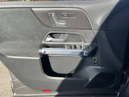 Photo 10 Mercedes GLB  200 d 8G-DCT