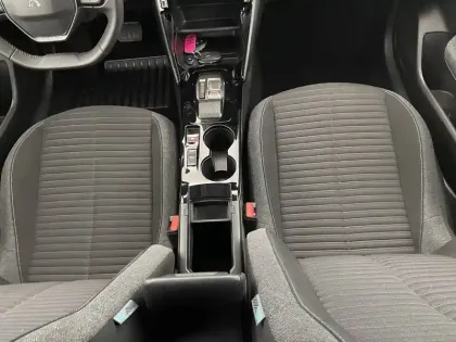 Photo 24 Peugeot 208  Electrique 50 kWh 136ch