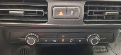 Photo 30 Peugeot Partner  FOURGON STANDARD 650 KG BLUEHDI 100 S&S BVM5