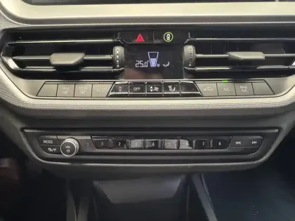 Photo 38 BMW Serie 1 118i 136 ch DKG7