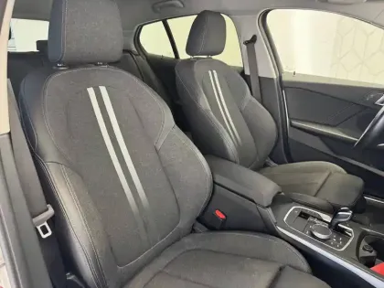 Photo 16 BMW Serie 1 118i 136 ch DKG7