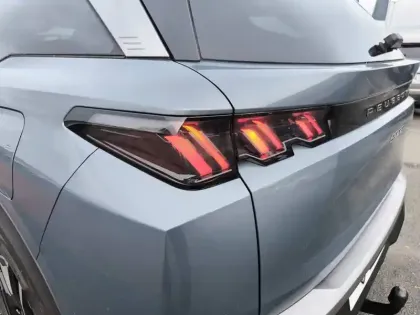 Photo 16 Peugeot 5008  Plug-in Hybrid 195 e-DCS7