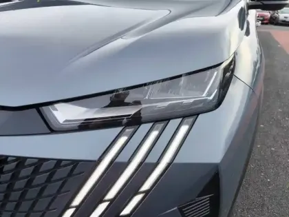 Photo 15 Peugeot 5008  Plug-in Hybrid 195 e-DCS7