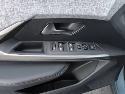 Photo 18 Peugeot 5008  Plug-in Hybrid 195 e-DCS7