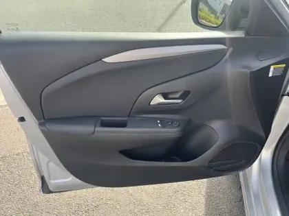 Photo 15 Opel Corsa  Electrique 136 ch & Batterie 50 kWh