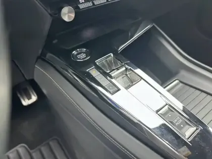 Photo 100 Peugeot 308  PHEV 225 e-EAT8