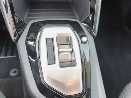 Photo 13 Peugeot 208  Hybrid 110 ch e-DCS6