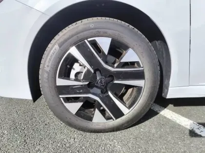 Photo 12 Peugeot 208  Hybrid 110 ch e-DCS6