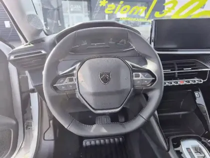 Photo 8 Peugeot 208  Hybrid 110 ch e-DCS6