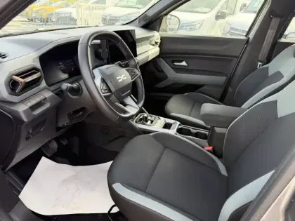 Photo 5 Dacia Duster  Hybrid 140