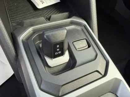 Photo 8 Dacia Duster  Hybrid 140