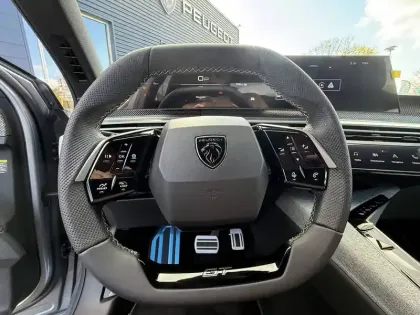 Photo 33 Peugeot 3008  Hybrid 145 e-DCS6