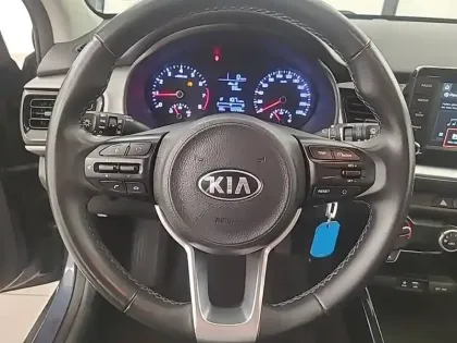 Photo 8 Kia Stonic  1.0 T-GDi 120 ch ISG BVM6