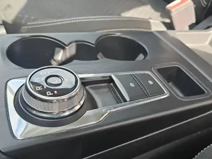 Photo 14 Ford Kuga NOUVEAU  2.5 DURATEC 180 FLEXIFUEL FHEV E85 POWERSHIFT